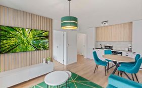 Lam Green - Ac -Balcony